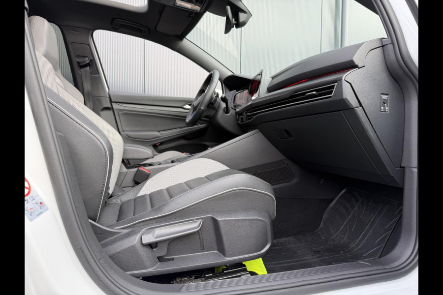Volkswagen Golf 1.4 eHybrid GTE 18"/SOH 91%/Leder + memory/Panoramadak/IQ Light/Dynamic chassis/Stuur + stoelverwarming + ventilatie/Head-up/Standkachel/Camera/PDC v+a