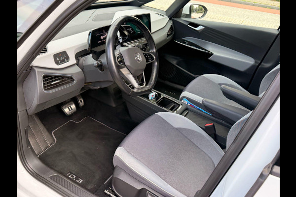 Volkswagen ID.3 Pure 45 kWh 150pk Adaptieve Cruise | Warmtepomp | 18 inch lichtmetaal | Stoelverwarming | Achteruitrijcamera | BLIS