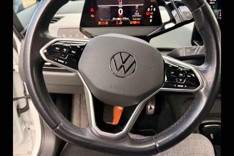 Volkswagen ID.3 Pure 45 kWh 150pk Adaptieve Cruise | Warmtepomp | 18 inch lichtmetaal | Stoelverwarming | Achteruitrijcamera | BLIS