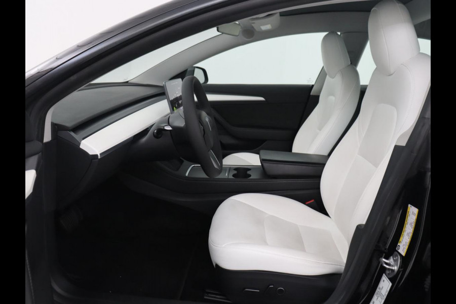 Tesla Model 3 Standard RWD Plus 60 kWh | SOH 91,8 % | Panoramadak | Lederen bekleding | Stoelverwarming | Stuurwielverwarming