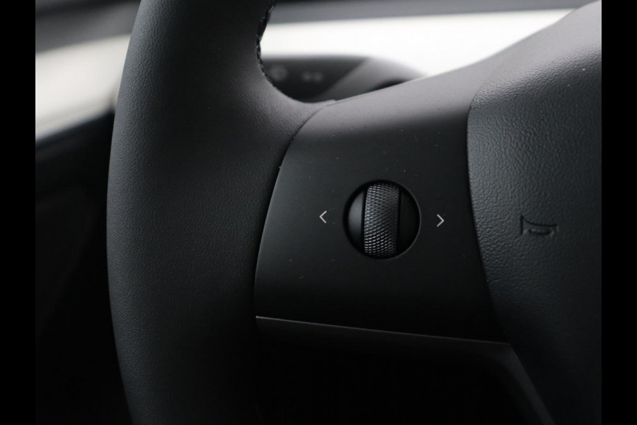 Tesla Model 3 Standard RWD Plus 60 kWh | SOH 91,8 % | Panoramadak | Lederen bekleding | Stoelverwarming | Stuurwielverwarming