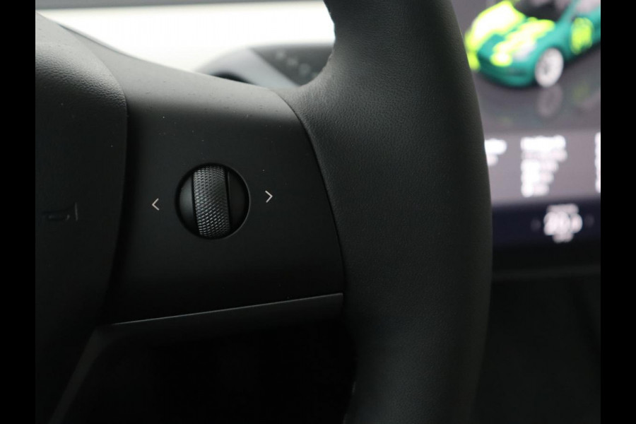 Tesla Model 3 Standard RWD Plus 60 kWh | SOH 91,8 % | Panoramadak | Lederen bekleding | Stoelverwarming | Stuurwielverwarming