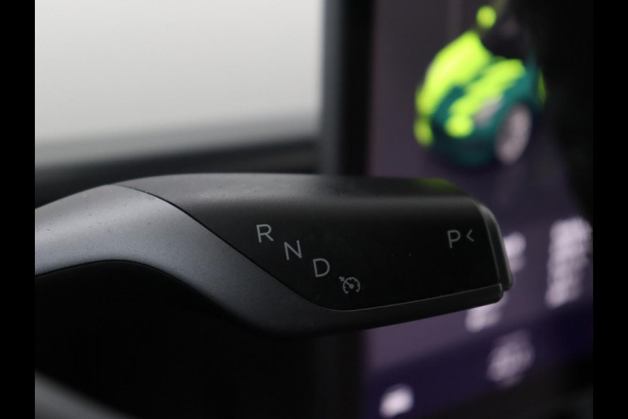 Tesla Model 3 Standard RWD Plus 60 kWh | SOH 91,8 % | Panoramadak | Lederen bekleding | Stoelverwarming | Stuurwielverwarming