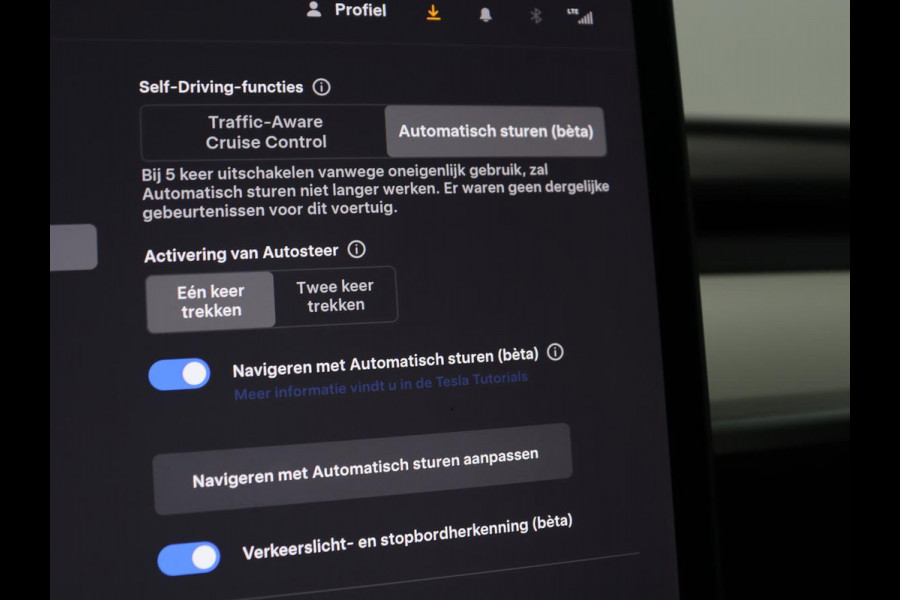 Tesla Model 3 Standard RWD Plus 60 kWh | SOH 91,8 % | Panoramadak | Lederen bekleding | Stoelverwarming | Stuurwielverwarming