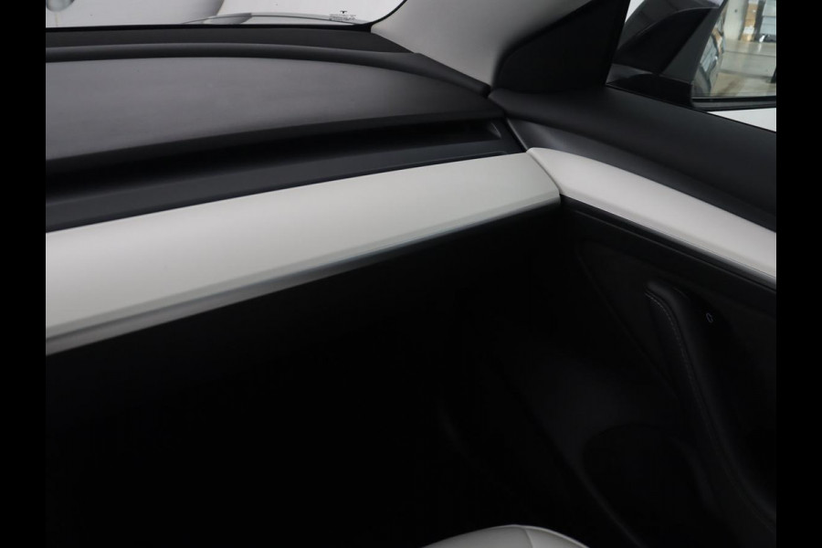 Tesla Model 3 Standard RWD Plus 60 kWh | SOH 91,8 % | Panoramadak | Lederen bekleding | Stoelverwarming | Stuurwielverwarming