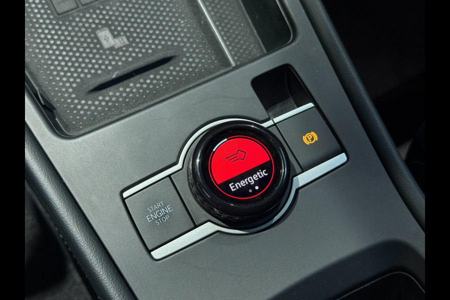 Volkswagen T-Roc 1.5 eTsi R-Line First Edition|Pano|Matrix|Keyless|H&K|HUD|360|Trekhaak|