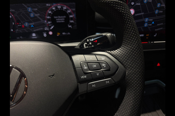 Volkswagen T-Roc 1.5 eTsi R-Line First Edition|Pano|Matrix|Keyless|H&K|HUD|360|Trekhaak|