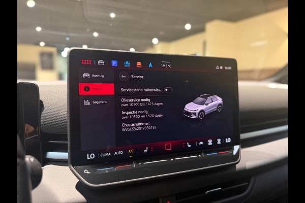 Volkswagen T-Roc 1.5 eTsi R-Line First Edition|Pano|Matrix|Keyless|H&K|HUD|360|Trekhaak|