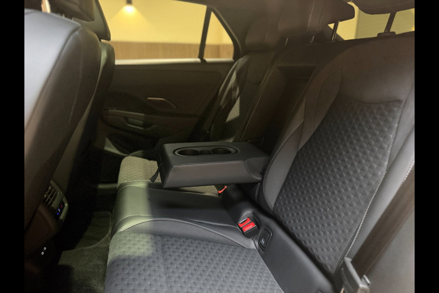 Volkswagen T-Roc 1.5 eTsi R-Line First Edition|Pano|Matrix|Keyless|H&K|HUD|360|Trekhaak|