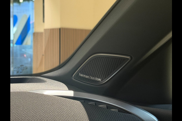 Volkswagen T-Roc 1.5 eTsi R-Line First Edition|Pano|Matrix|Keyless|H&K|HUD|360|Trekhaak|