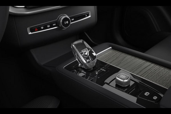 Volvo XC90 T8 406PK Automaat AWD Ultra Bright Executive Bowers & Wilkins / Luchtvering / Stoelventilatie / Head Up Display / 360 Camera / Massagestoelen / Elektrisch bedienbare stoelen met geheugen / Nappaleder /