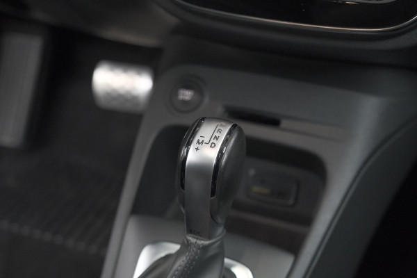 Renault Captur TCe 150 EDC Intens | Panoramadak | Camera | Allseason Banden