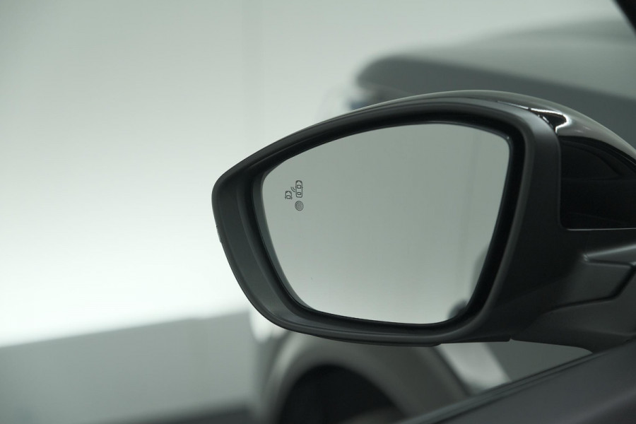 Peugeot 2008 PureTech 130 EAT8 GT | 360 Camera | Stoelmassage | Adaptieve Cruise Control | Dodehoekdetectie