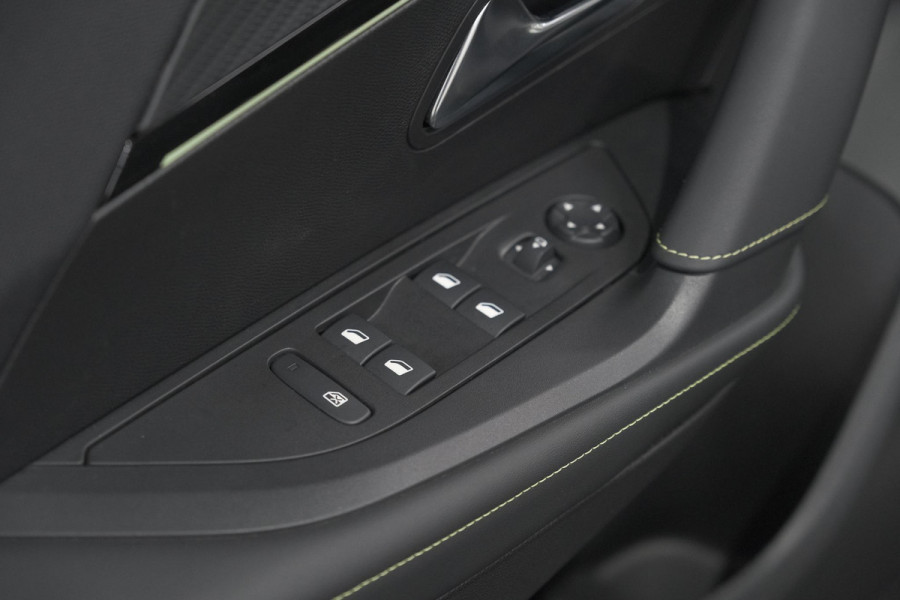 Peugeot 2008 PureTech 130 EAT8 GT | 360 Camera | Stoelmassage | Adaptieve Cruise Control | Dodehoekdetectie