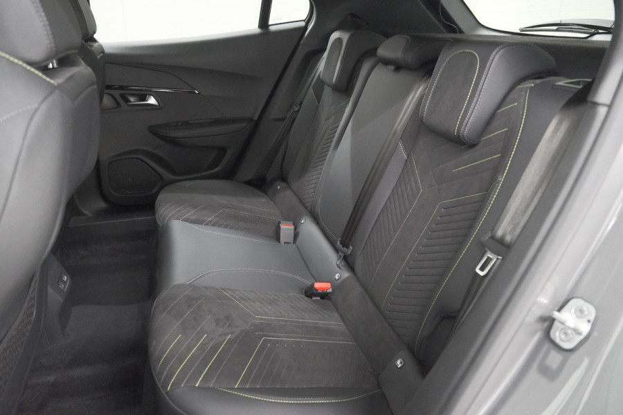 Peugeot 2008 PureTech 130 EAT8 GT | 360 Camera | Stoelmassage | Adaptieve Cruise Control | Dodehoekdetectie