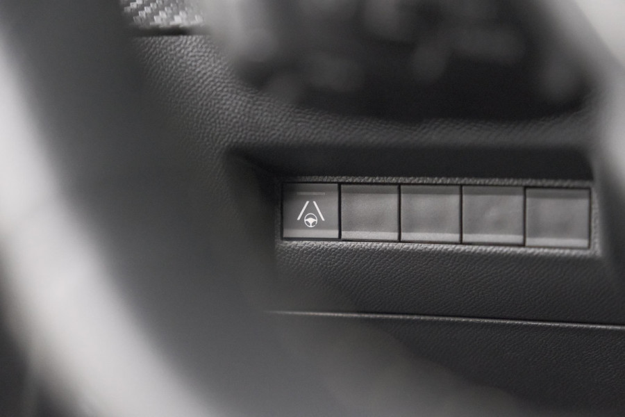 Peugeot 2008 PureTech 130 EAT8 GT | 360 Camera | Stoelmassage | Adaptieve Cruise Control | Dodehoekdetectie