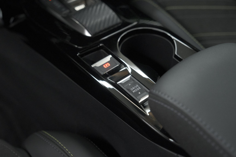 Peugeot 2008 PureTech 130 EAT8 GT | 360 Camera | Stoelmassage | Adaptieve Cruise Control | Dodehoekdetectie