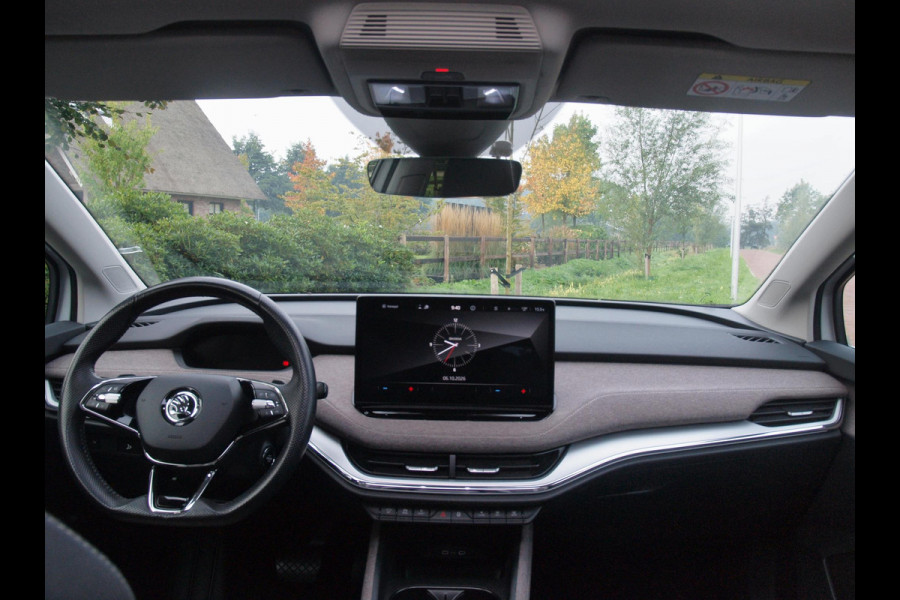 Škoda ENYAQ iV 80 | Panoramadak | Trekhaak | Camera | Sfeerverlichting | Apple Carplay | NL-Auto |