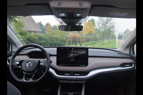 Škoda ENYAQ iV 80 | Panoramadak | Trekhaak | Camera | Sfeerverlichting | Apple Carplay | NL-Auto |