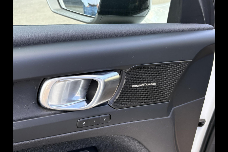 Volvo XC40 Recharge Ultimate 70 kWh SOH 95% | 360 CAMERA | STOEL STUURVERWARMING | MEM. SEAT | ELEK. STOEL | PANO | RIJKLAARPRIJS INCL. 12 MND BOVAG GARANTIE! | KEYLESS + DODEHOEK |