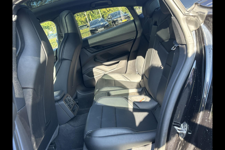 Porsche Taycan 79 kWh SOH 92% | MEM. SEAT | BOSE BOXEN | PANO | STOEL + STUURVERWARMING | ELEK. STOELEN | 21'' WIELEN | FABRIEKS GARANTIE TM 09-2027 | GEEN EXTRA KOSTEN!! RIJKLAAR GELEVERD |
