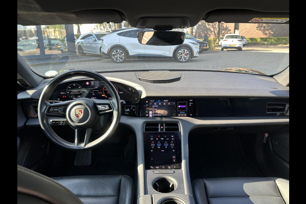 Porsche Taycan 79 kWh SOH 92% | MEM. SEAT | BOSE BOXEN | PANO | STOEL + STUURVERWARMING | ELEK. STOELEN | 21'' WIELEN | FABRIEKS GARANTIE TM 09-2027 | GEEN EXTRA KOSTEN!! RIJKLAAR GELEVERD |