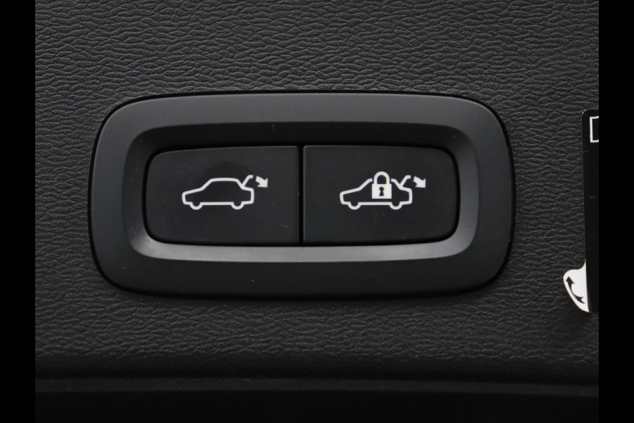 Volvo XC40 1.5 T5 Recharge Business Pro | SOH 84,5 | 360 Camera | Stoelverwarming | LED | Apple Carplay |
