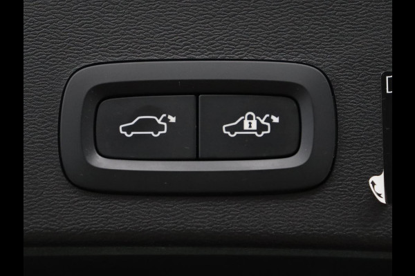 Volvo XC40 1.5 T5 Recharge Business Pro | SOH 84,5 | 360 Camera | Stoelverwarming | LED | Apple Carplay |