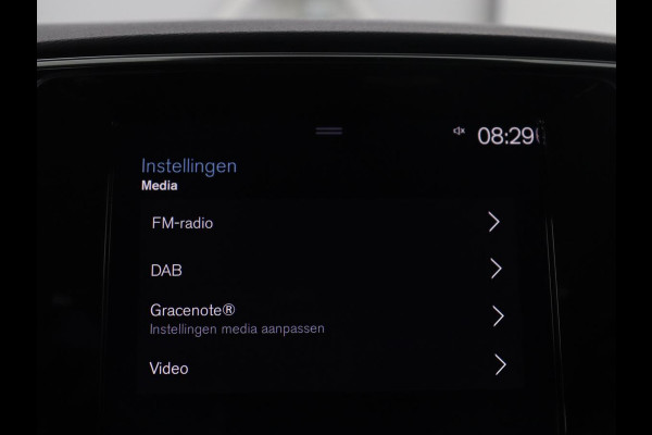 Volvo XC40 1.5 T5 Recharge Business Pro | SOH 84,5 | 360 Camera | Stoelverwarming | LED | Apple Carplay |