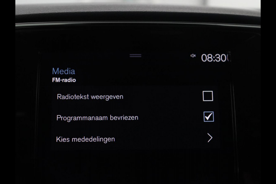 Volvo XC40 1.5 T5 Recharge Business Pro | SOH 84,5 | 360 Camera | Stoelverwarming | LED | Apple Carplay |