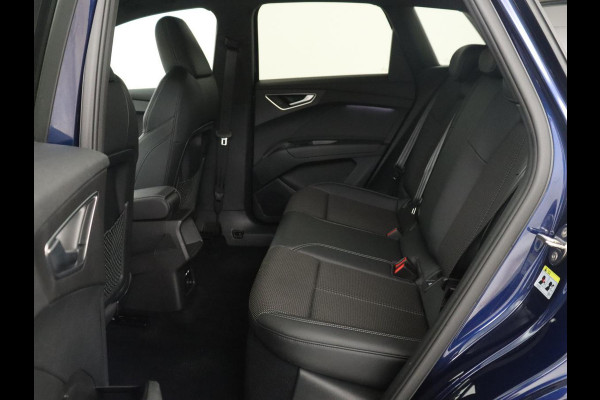 Audi Q4 e-tron 40 S edition 77 kWh | SOH 96% | Camera | Stoelverwarming | Keyless Entry | Apple Carplay | LED | S-Line |