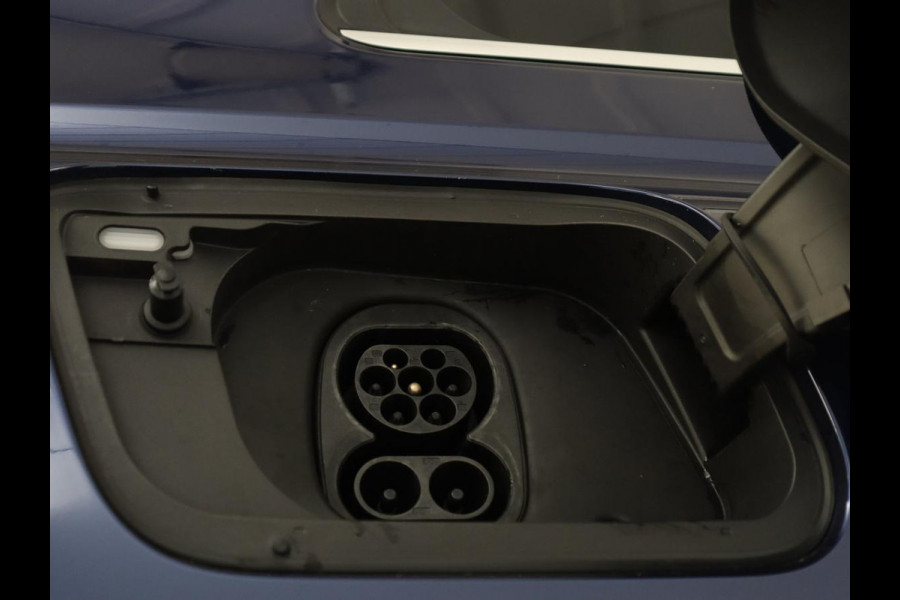 Audi Q4 e-tron 40 S edition 77 kWh | SOH 96% | Camera | Stoelverwarming | Keyless Entry | Apple Carplay | LED | S-Line |