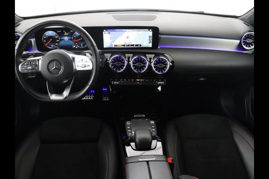 Mercedes-Benz A-Klasse 180 Business Solution AMG | Apple Carplay | LED | Navigatie | Stoelverwarming |