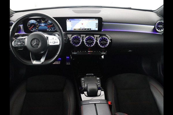 Mercedes-Benz A-Klasse 180 Business Solution AMG | Apple Carplay | LED | Navigatie | Stoelverwarming |
