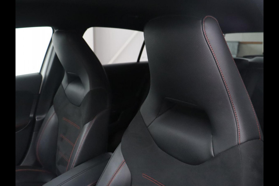 Mercedes-Benz A-Klasse 180 Business Solution AMG | Apple Carplay | LED | Navigatie | Stoelverwarming |