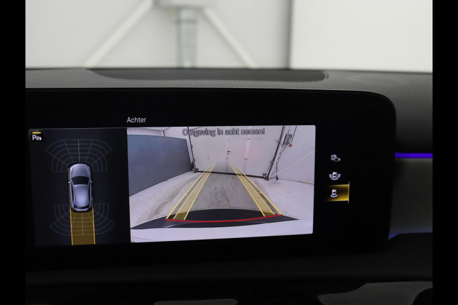 Mercedes-Benz A-Klasse 180 Business Solution AMG | Apple Carplay | LED | Navigatie | Stoelverwarming |