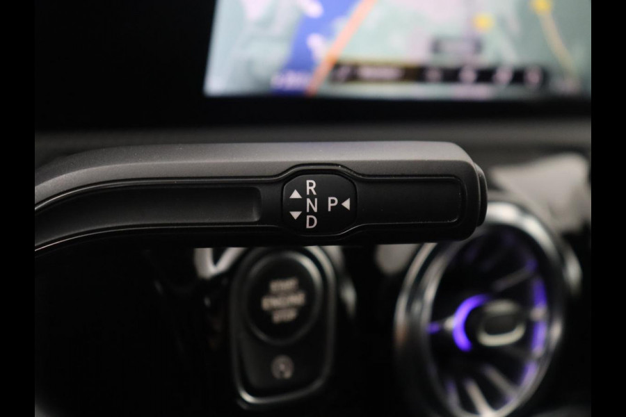 Mercedes-Benz A-Klasse 180 Business Solution AMG | Apple Carplay | LED | Navigatie | Stoelverwarming |