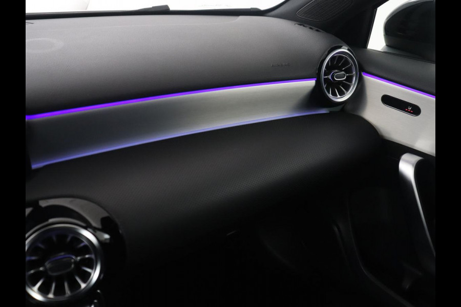 Mercedes-Benz A-Klasse 180 Business Solution AMG | Apple Carplay | LED | Navigatie | Stoelverwarming |