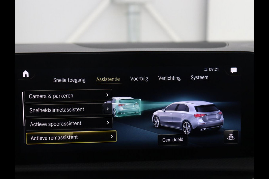 Mercedes-Benz A-Klasse 180 Business Solution AMG | Apple Carplay | LED | Navigatie | Stoelverwarming |