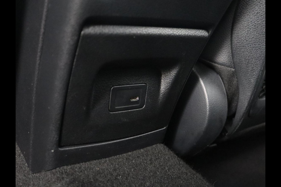 Mercedes-Benz A-Klasse 180 Business Solution AMG | Apple Carplay | LED | Navigatie | Stoelverwarming |
