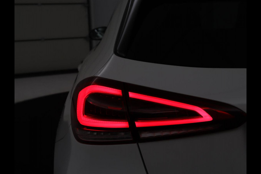 Mercedes-Benz A-Klasse 180 Business Solution AMG | Apple Carplay | LED | Navigatie | Stoelverwarming |
