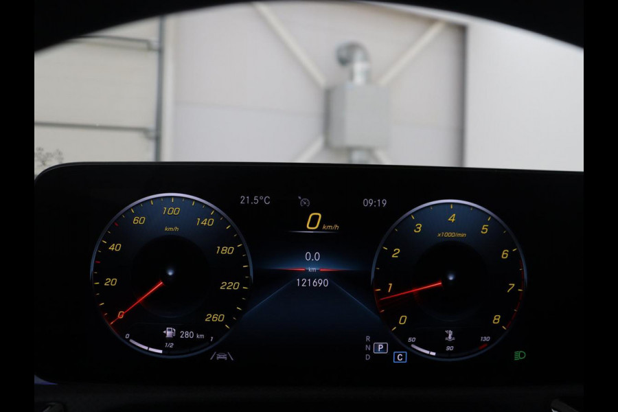 Mercedes-Benz A-Klasse 180 Business Solution AMG | Apple Carplay | LED | Navigatie | Stoelverwarming |