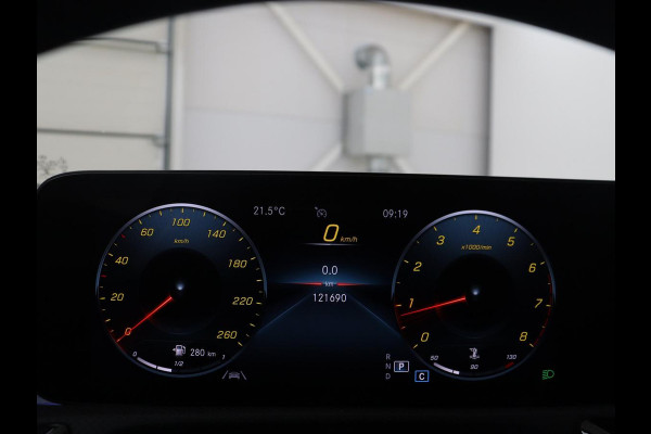 Mercedes-Benz A-Klasse 180 Business Solution AMG | Apple Carplay | LED | Navigatie | Stoelverwarming |