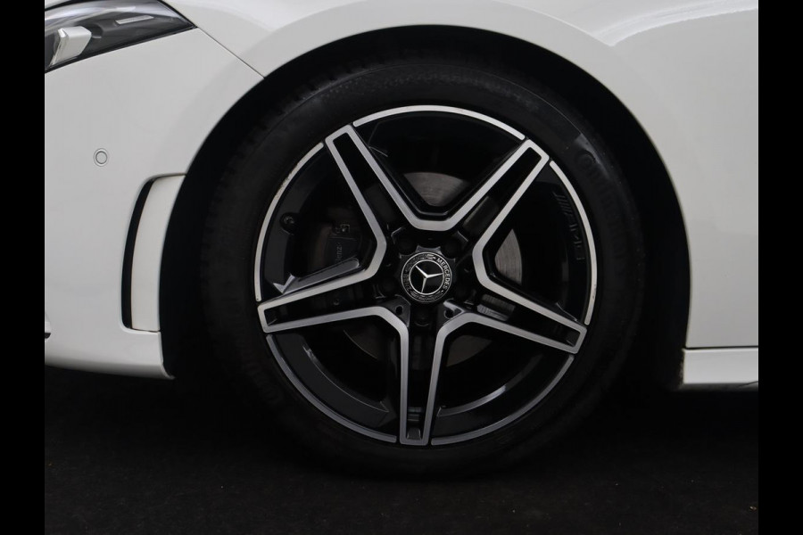 Mercedes-Benz A-Klasse 180 Business Solution AMG | Apple Carplay | LED | Navigatie | Stoelverwarming |