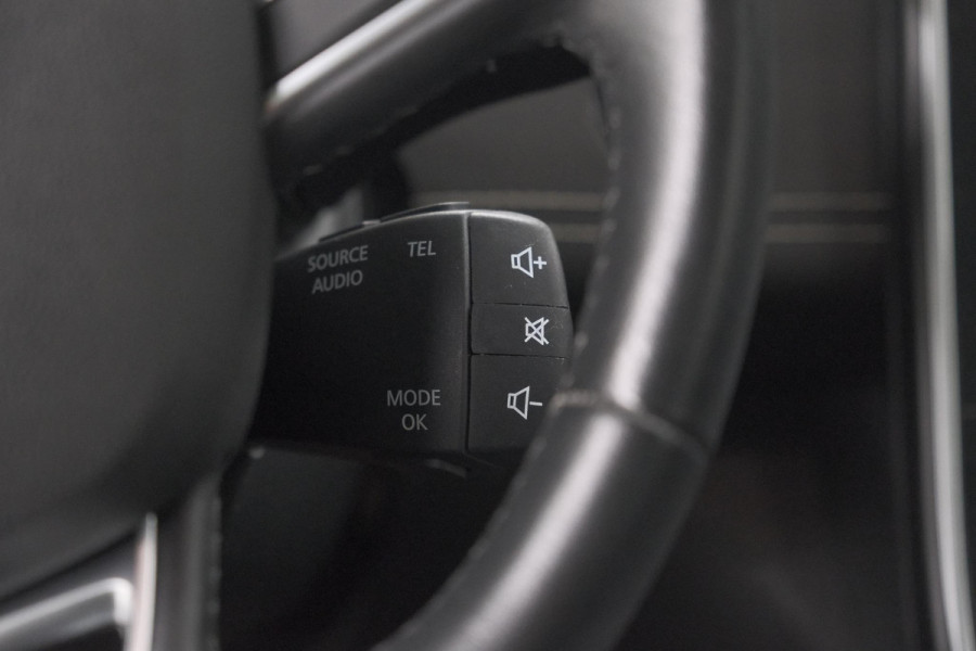 Renault Scénic TCe 140 EDC Intens | Trekhaak | Camera | Head-Up Display | Dodehoekdetectie