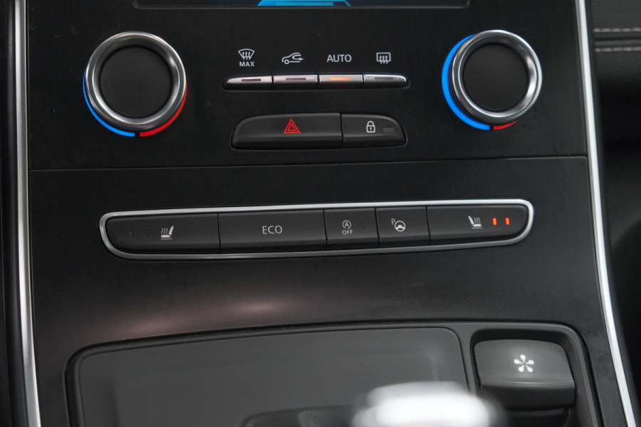 Renault Scénic TCe 140 EDC Intens | Trekhaak | Camera | Head-Up Display | Dodehoekdetectie
