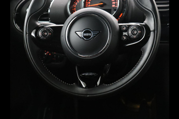 MINI Clubman 1.5 Cooper Business Edition Pano.Dak | Automaat | Apple Carplay | LED | Navigatie | Stoelverwarming |