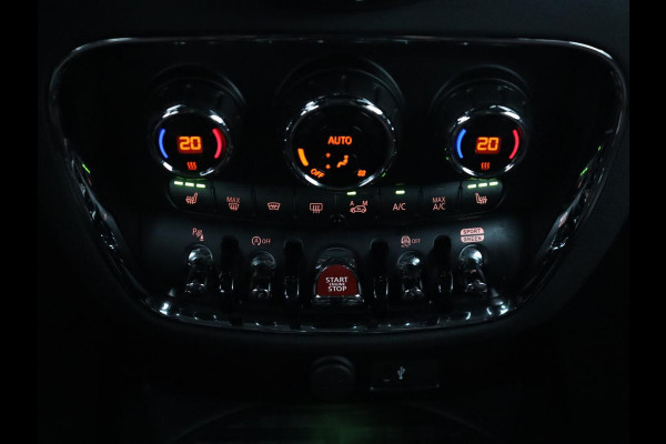 MINI Clubman 1.5 Cooper Business Edition Pano.Dak | Automaat | Apple Carplay | LED | Navigatie | Stoelverwarming |