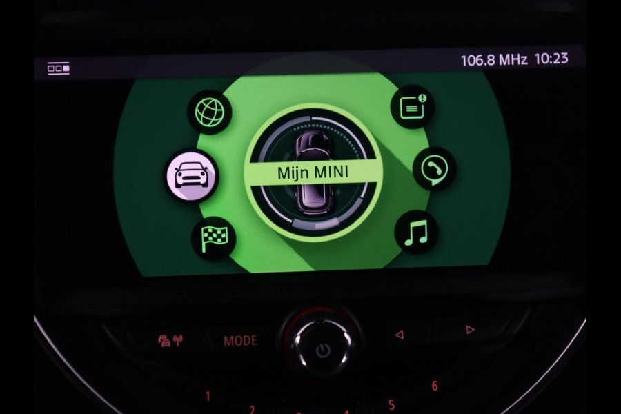 MINI Clubman 1.5 Cooper Business Edition Pano.Dak | Automaat | Apple Carplay | LED | Navigatie | Stoelverwarming |