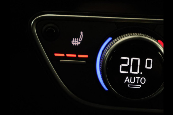 Audi A4 Avant 35 TFSI S edition Competition | S-Line | Stoelverwarming | LED | Camera | Navigatie |